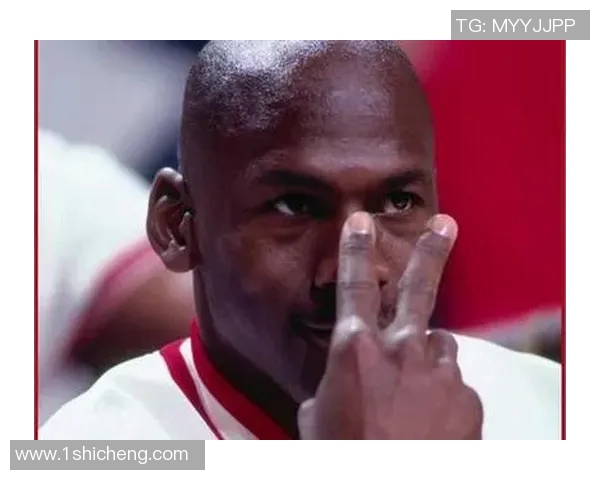 足球场上的英雄时刻 球星逆袭拯救对手的感人瞬间